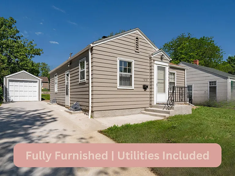 1219 S Glendale Ave — Photo 1