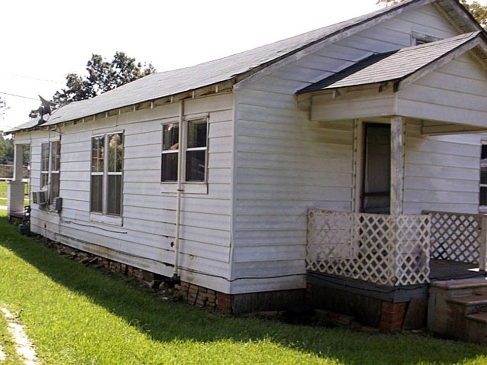 2nd image of 835 Highland Ave