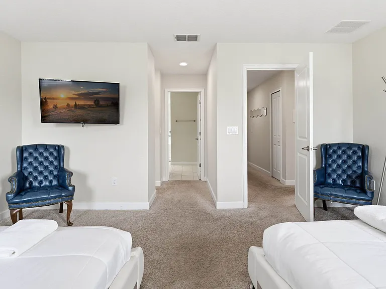 Kings Castle Cir — Photo 42