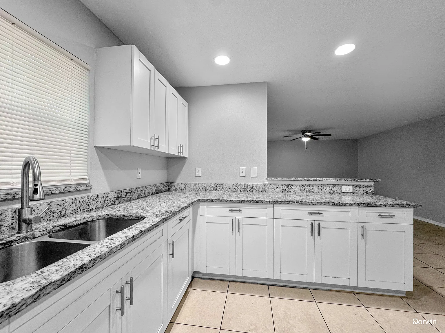3 bed, 2.0 bath, 1200 sqft, $2,120 — Photo 3