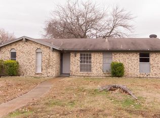 810 Pleasant Valley Rd, Garland, TX 75040