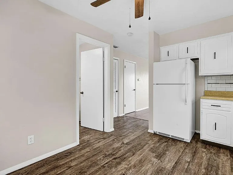 4613 W Merol Ct — Photo 3