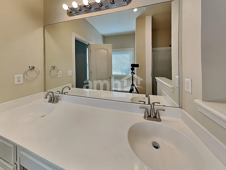 235 Grand Isle Ct — Photo 9