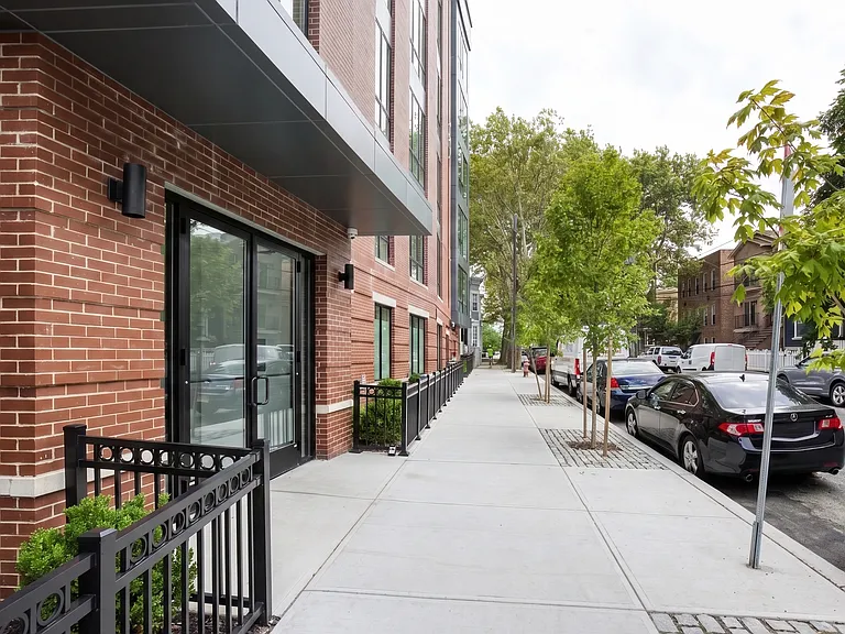 348 Baldwin Ave #501 — Photo 24