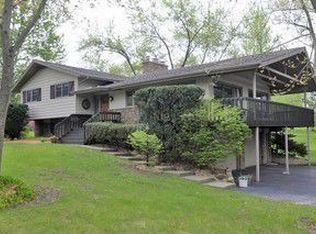 28731 W Park Dr, Barrington, IL 60010