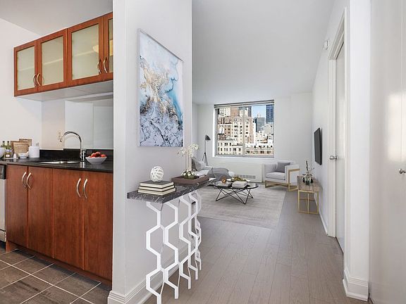 5th image of 222 E 34th St APT 1008