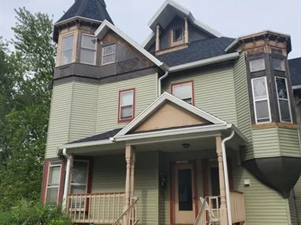 920 Jackson St #B, Oshkosh, WI 54901