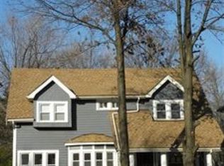 2477 Derbyshire Rd, Cleveland Heights, OH 44106