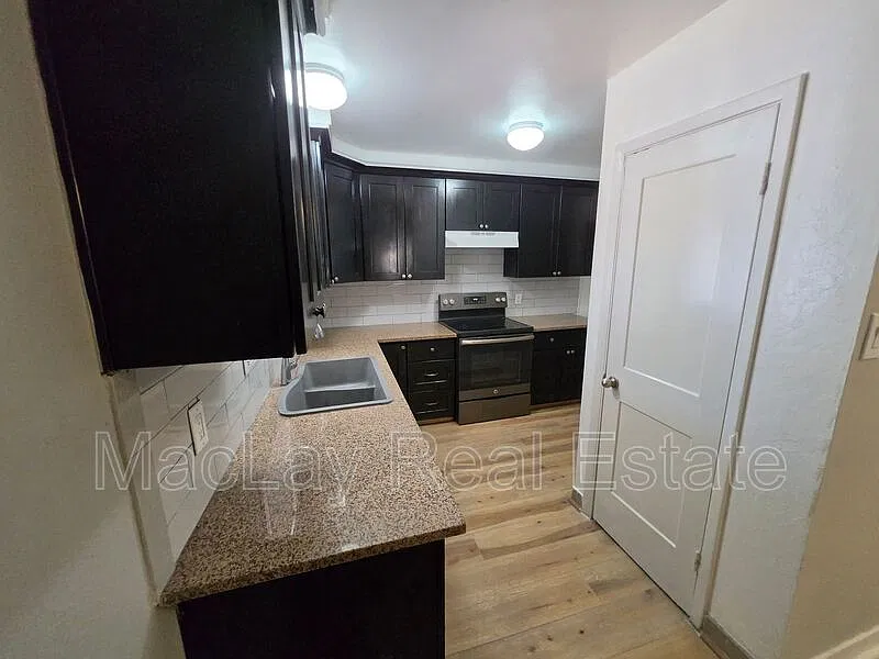 3 bed, 2.0 bath, 1288 sqft, $1,995 — Photo 4