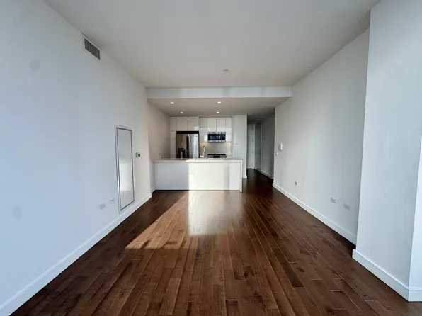 515 West 36th Street image 1 of 31