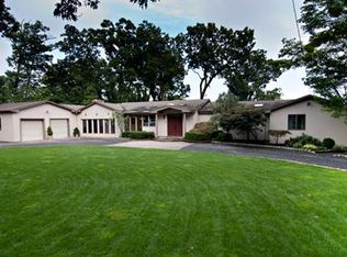 44 Rock Rd E, Green Brook, NJ 08812