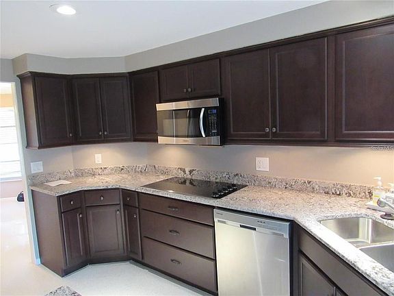 5th image of 2559 Jefferson Cir