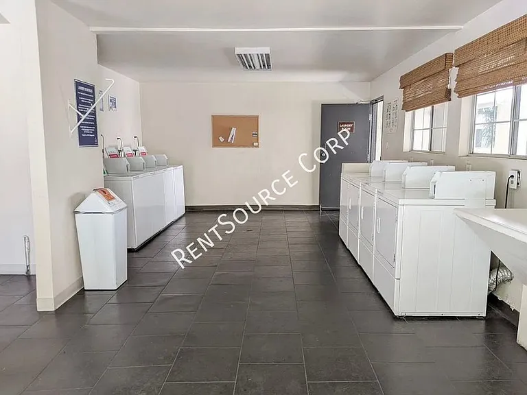 5525 Canoga Ave #123 — Photo 23