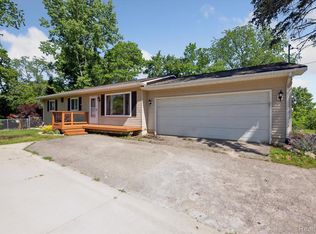 773 Elkinford Dr, White Lake, MI
