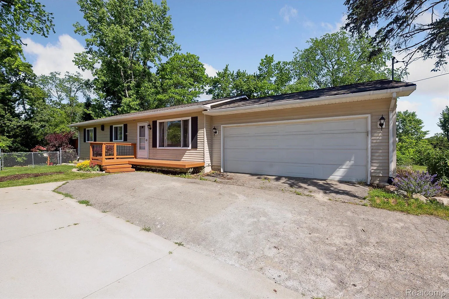 773 Elkinford Dr photo 1