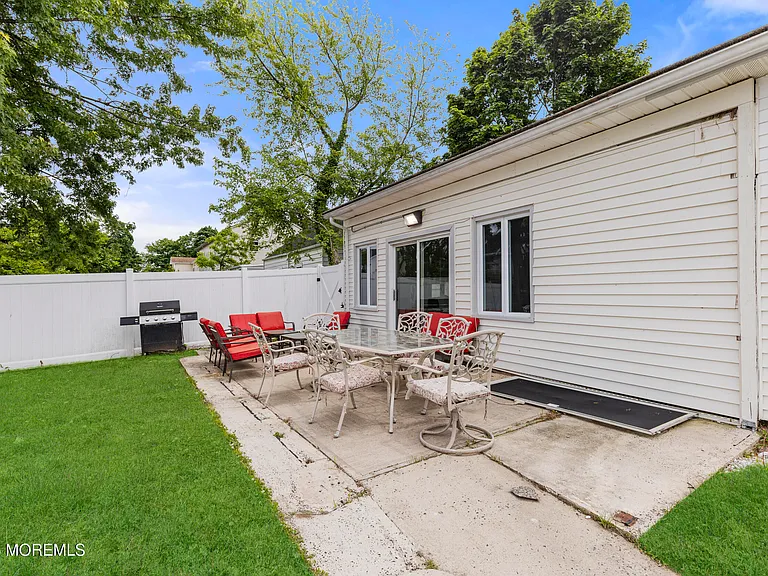 297 Highland Ave — Photo 30