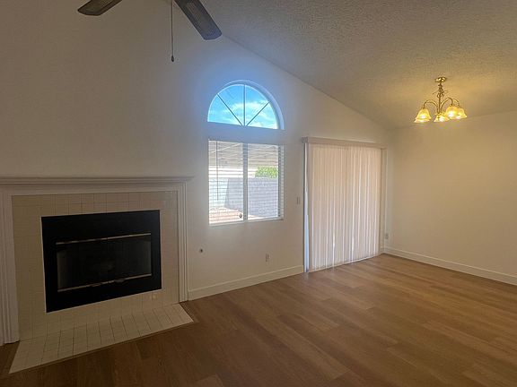 4th image of 1309 Goldenglow Rd