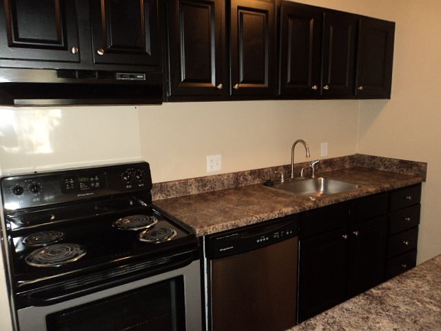 1st image of 806 Club Pkwy