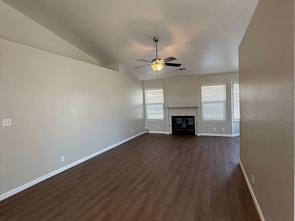 5th image of 945 N La Dawna St