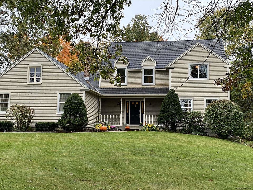 1st image of 43 Fox Hollow Ln