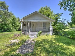 956 E Curtis Ave, Decatur, IL 62526