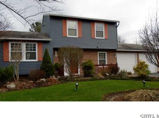 101 Weaverdale Ln, Minoa, NY 13116