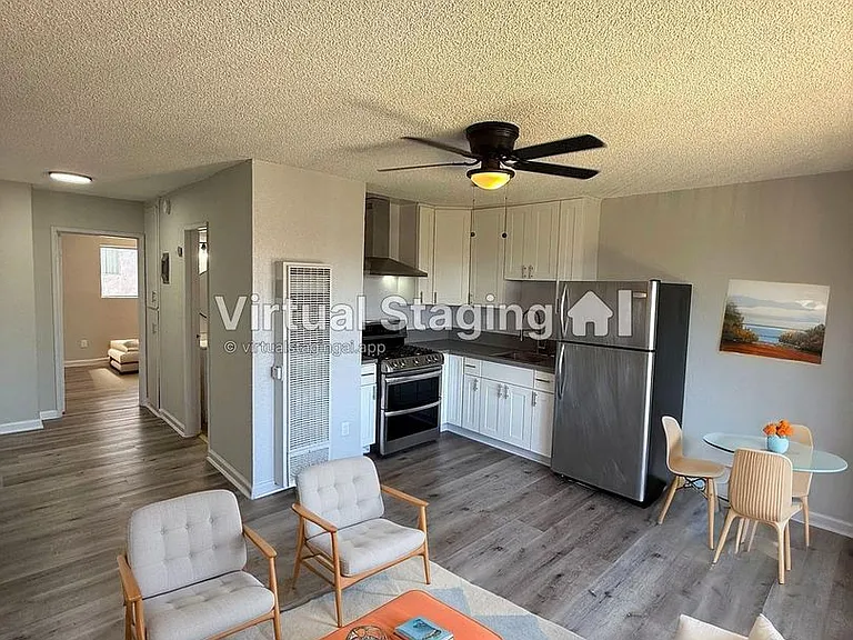 832 W 81st St — Photo 1