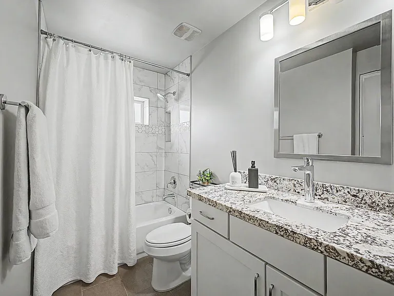 3414 N 44th Pl — Photo 36