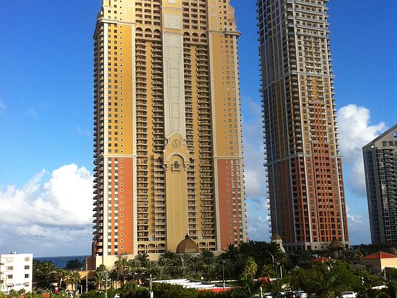 3rd image of 17800 Atlantic Blvd APT 402