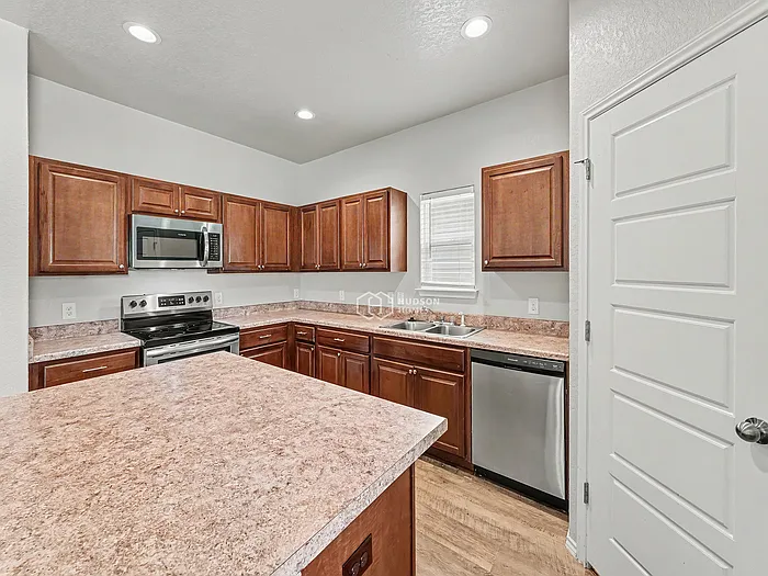 7611 Twin Pine Ct — Photo 8