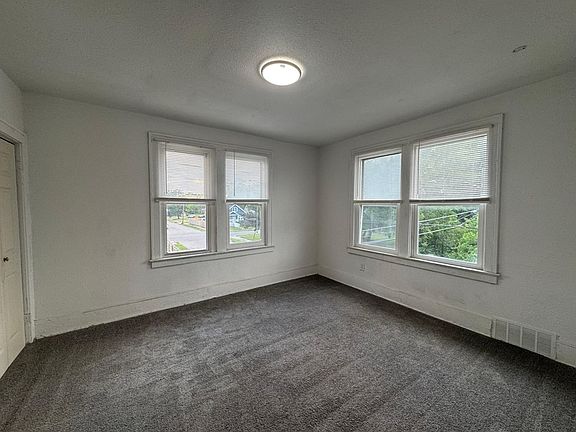 3rd image of 7405 Garden St #8