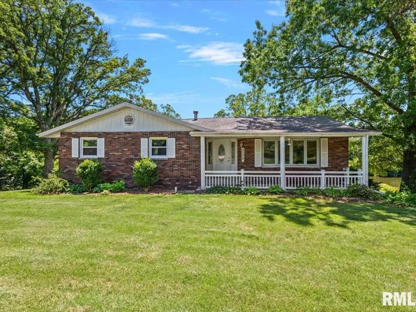 3508 E Lake Shore Dr, Taylorville, IL 62568