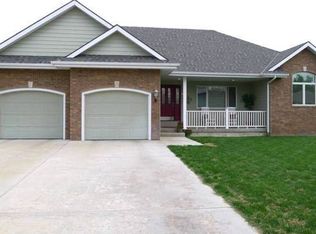 412 Dewey St, Solomon, KS 67480