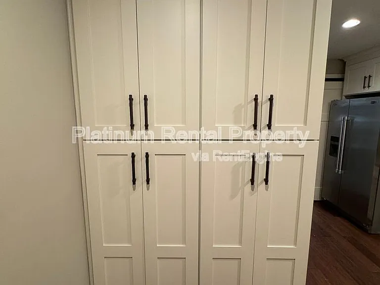 381 Lynne Cir — Photo 14