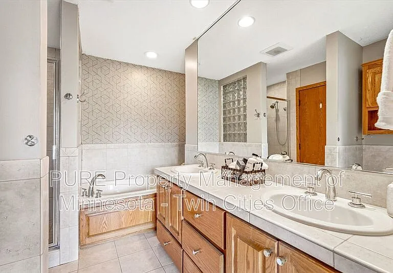 10247 Nottingham Trl — Photo 35