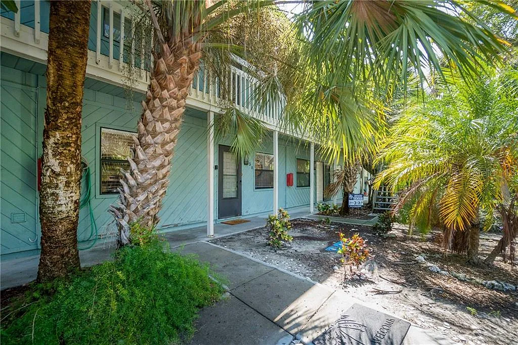 1 bed, 1.0 bath, 884 sqft, $4,500 — Photo 1