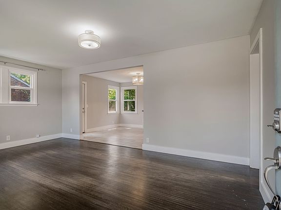 3rd image of 2129 Crystal Dr