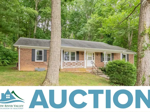 1245 Chestnut Dr, Christiansburg, VA 24073