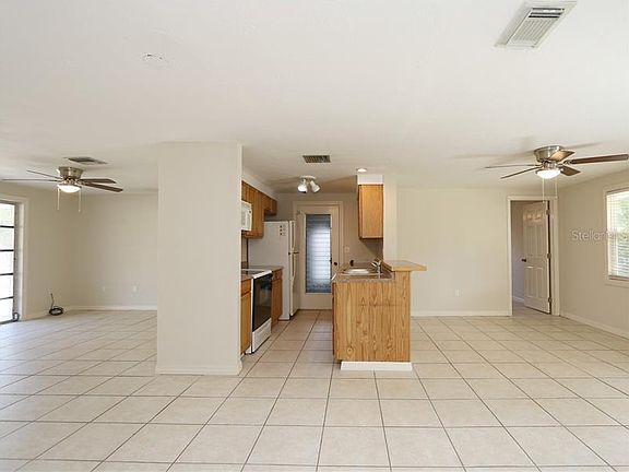3rd image of 1338 Yorkshire St