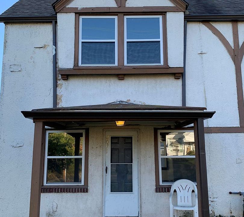 1st image of 2059-2071 E 5th Ave