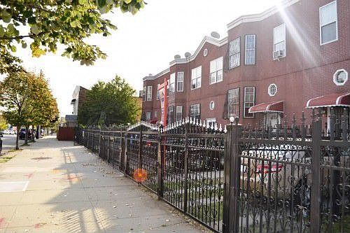 3rd image of 1061 Tiffany St