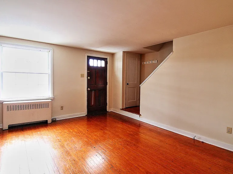 164 Sunrise Dr — Photo 2