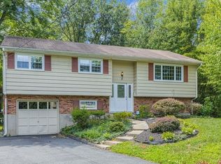 18 Nancy Dr, New City, NY 10956