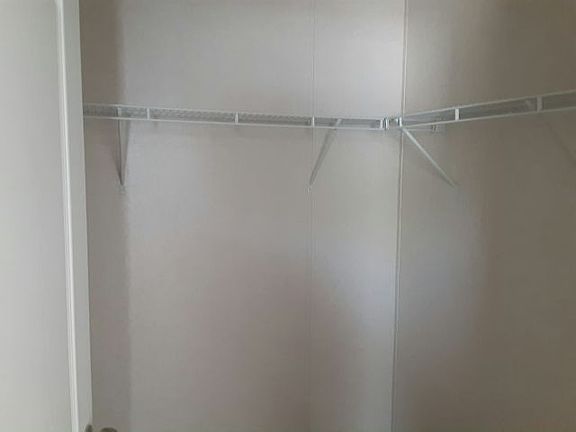 5th image of 43 Hollywood Dr #228