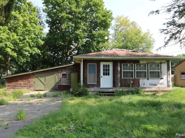 4318 Tommy Armour Dr, Flint, MI 48506