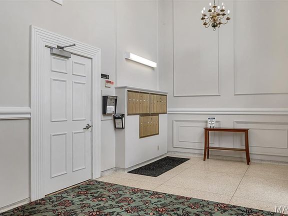 3rd image of 2335 Manor Grove Dr APT 10