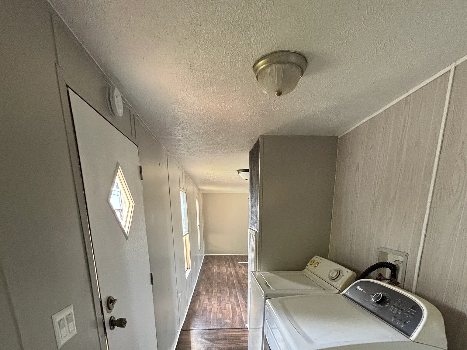 2 bed, 980 sqft, $875 — Photo 1
