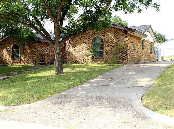 2nd image of 1606 Paris Dr