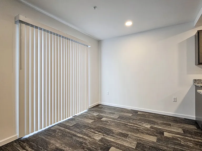 4 Sand St — Photo 8