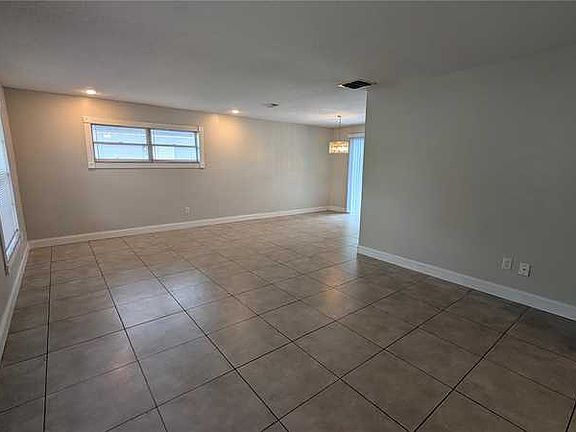 2nd image of 607 Parkwood Ave